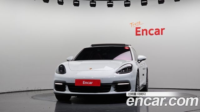 Porsche Panamera 2018 — photo 3