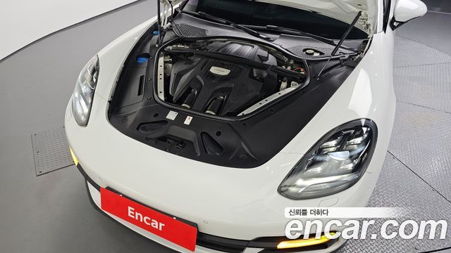Porsche Panamera 2018 — photo 6