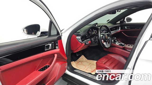 Porsche Panamera 2018 — photo 13