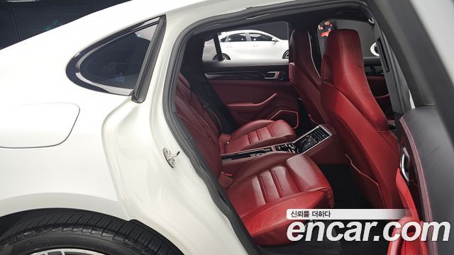 Porsche Panamera 2018 — photo 17