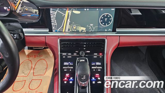 Porsche Panamera 2018 — photo 19
