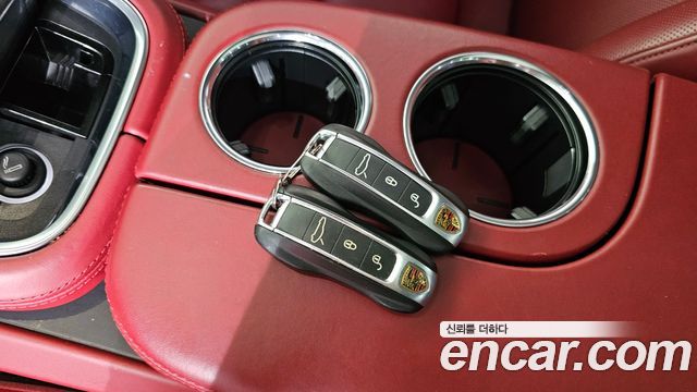 Porsche Panamera 2018 — photo 22