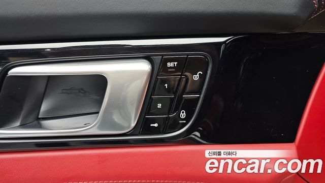 Porsche Panamera 2018 — photo 23