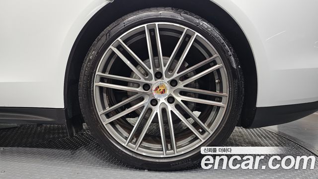 Porsche Panamera 2018 — photo 7