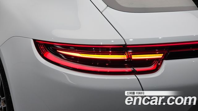 Porsche Panamera 2018 — photo 9