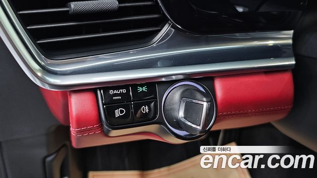 Porsche Panamera 2018 — photo 28