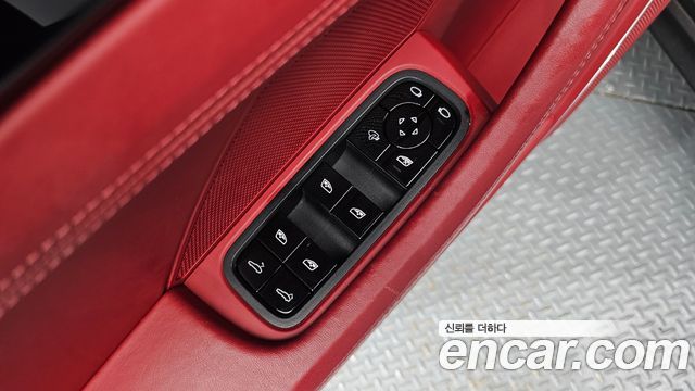 Porsche Panamera 2018 — photo 30