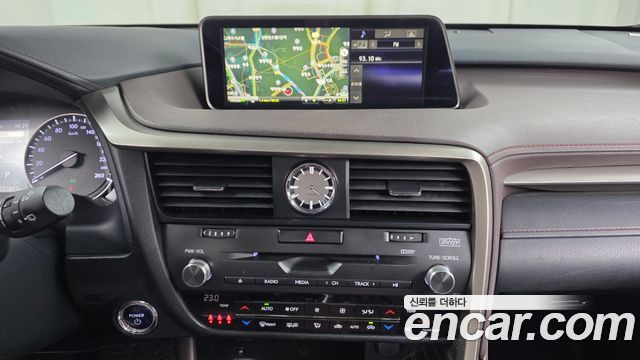 Lexus RX 2017 — photo 16
