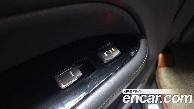 KG Mobility Rexton 2018 — photo 27