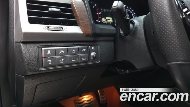 KG Mobility Rexton 2018 — photo 31