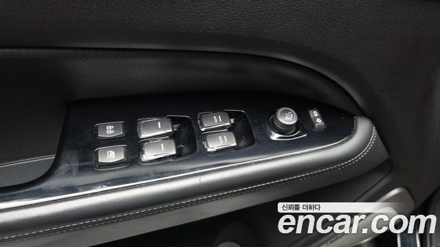 KG Mobility Rexton 2018 — photo 32