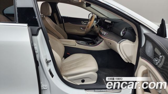 Mercedes-Benz CLS-Class 2021 — photo 16