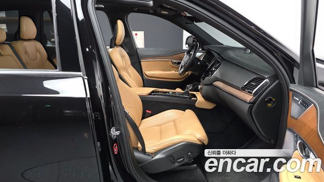 Volvo XC90 2017 — photo 11