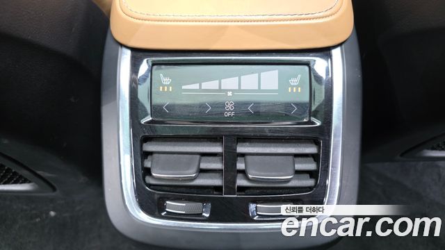Volvo XC90 2017 — photo 19