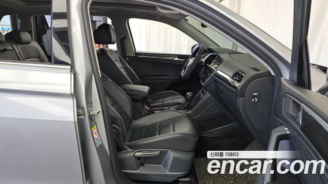 Volkswagen Tiguan 2020 — photo 11