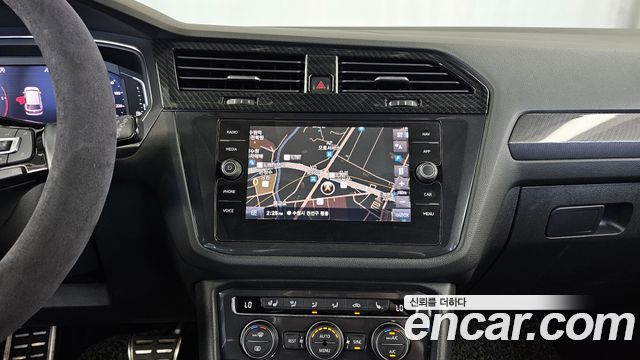 Volkswagen Tiguan 2020 — photo 14