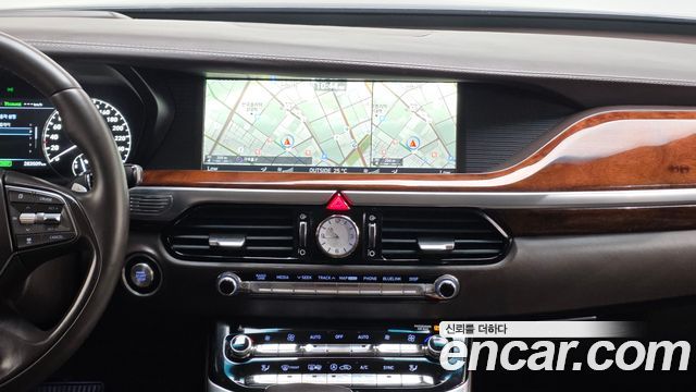 Genesis EQ900 2016 — photo 14