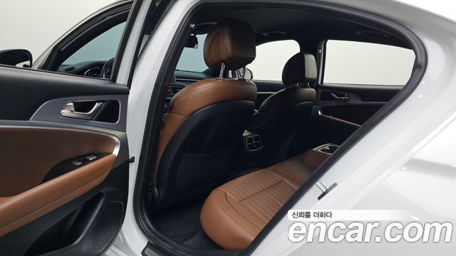 Genesis G70 2020 — photo 11