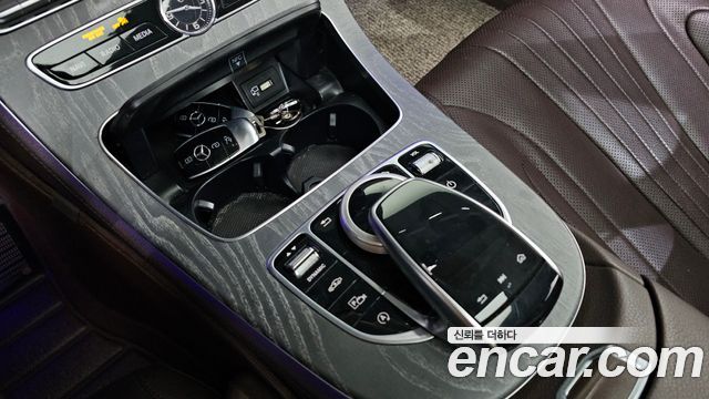 Mercedes-Benz CLS-Class 2019 — photo 17