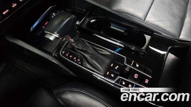 Kia K7 2016 — photo 9