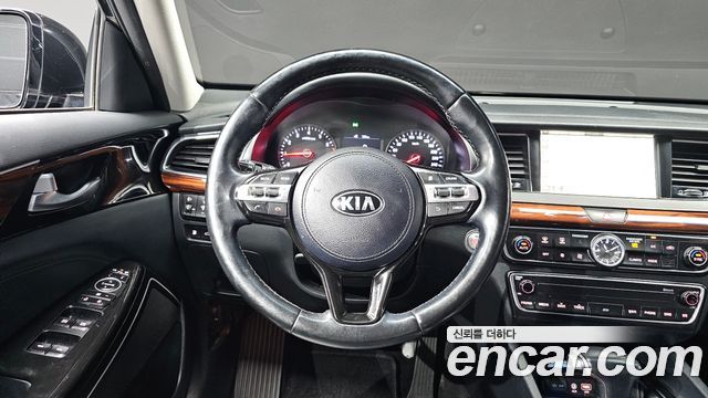 Kia K7 2016 — photo 13
