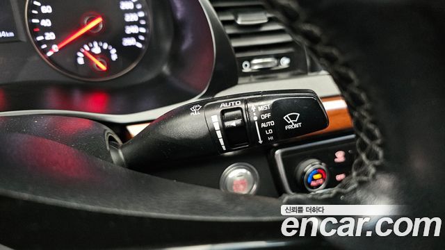 Kia K7 2016 — photo 18