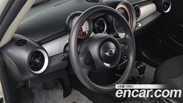 Mini Cooper 2012 — photo 19