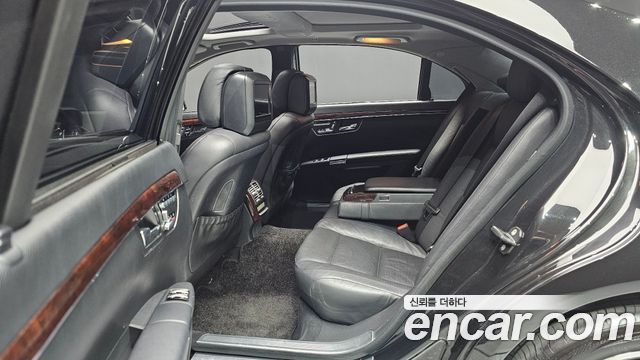 Mercedes-Benz S-Class 2010 — photo 13