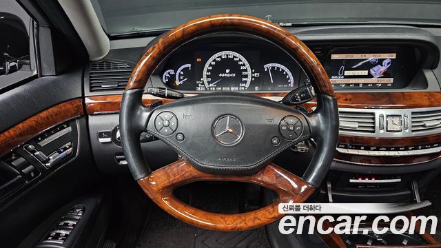 Mercedes-Benz S-Class 2010 — photo 14