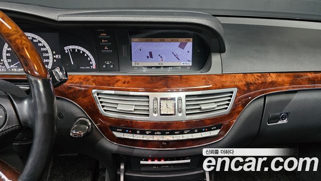 Mercedes-Benz S-Class 2010 — photo 15