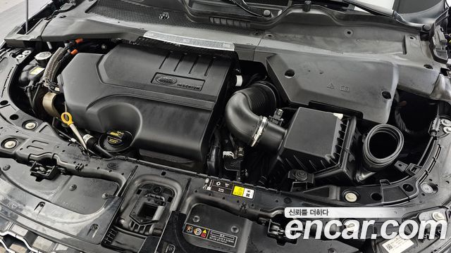 Land Rover Range Rover Evoque 2022 — photo 6