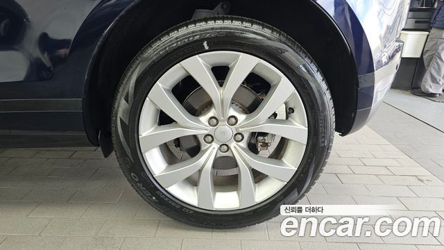 Land Rover Range Rover Evoque 2022 — photo 7