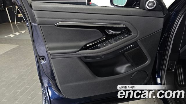 Land Rover Range Rover Evoque 2022 — photo 14