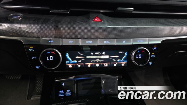 Genesis G80 2022 — photo 23