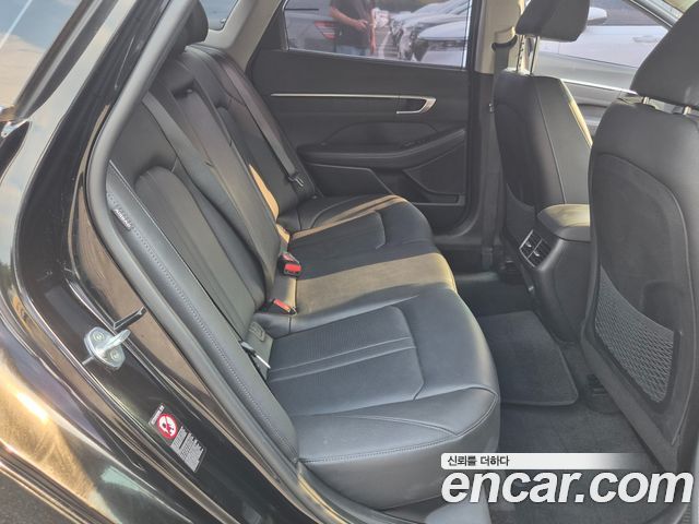 Hyundai Sonata 2022 — photo 19