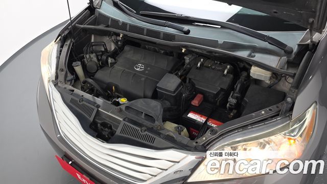Toyota Sienna 2014 — photo 6