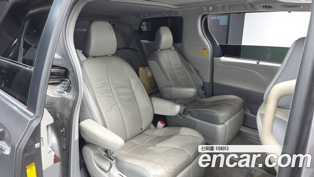 Toyota Sienna 2014 — photo 12