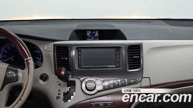 Toyota Sienna 2014 — photo 14