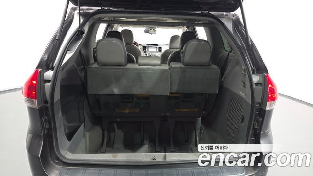 Toyota Sienna 2014 — photo 20
