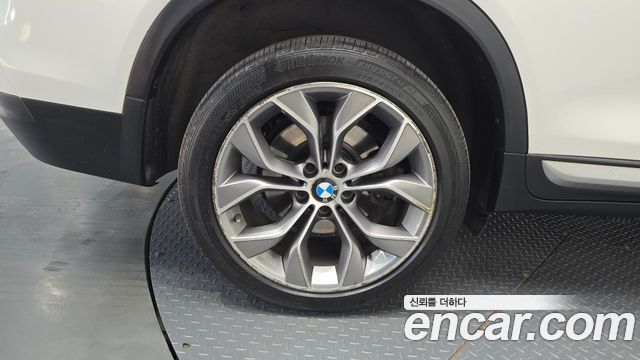 BMW X4 2015 — photo 32