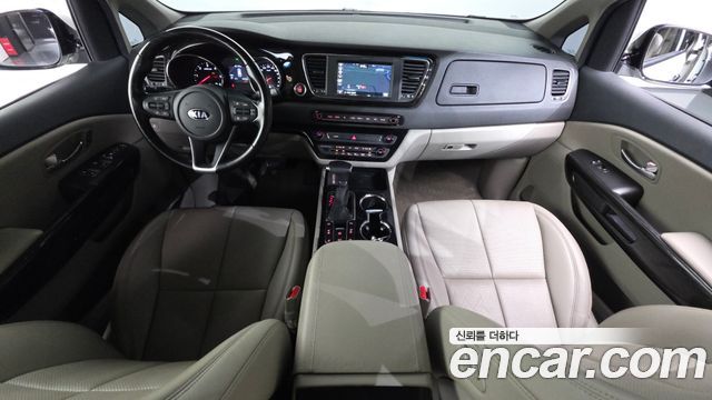 Kia Canival 2020 — photo 10