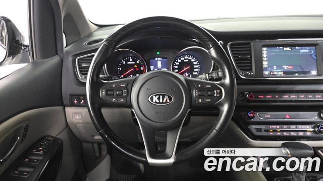 Kia Canival 2020 — photo 19