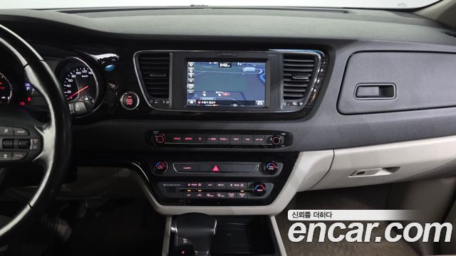 Kia Canival 2020 — photo 20