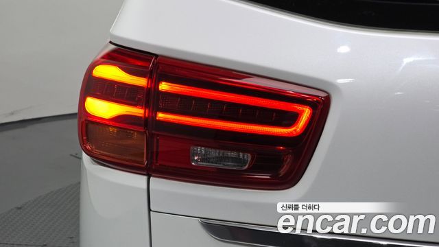 Kia Canival 2020 — photo 9