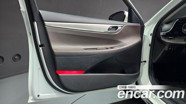 Hyundai Grandeur 2022 — photo 14