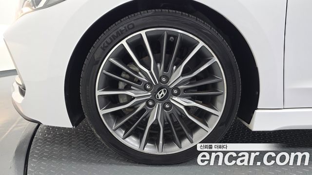 Hyundai AVANTE 2018 — photo 5