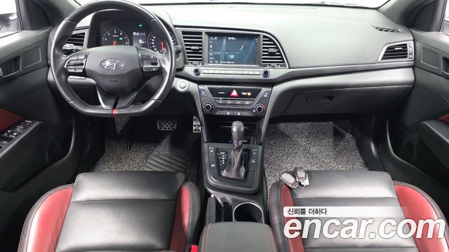 Hyundai AVANTE 2018 — photo 10