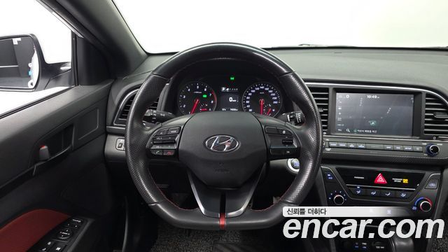 Hyundai AVANTE 2018 — photo 21
