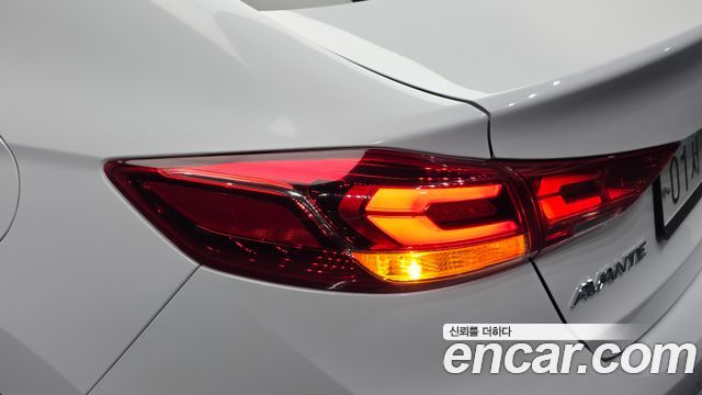 Hyundai AVANTE 2018 — photo 9