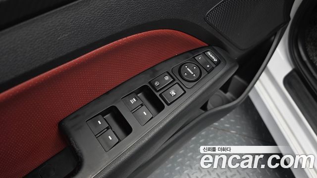 Hyundai AVANTE 2018 — photo 28